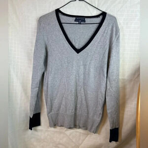 Women’s Gap XS Sweater  Gray Black Cashmere V-Neck Career Work Casual